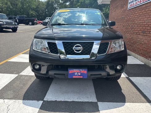 Used 2016 Nissan Frontier SV w/ SV Value Truck Package AWD/4WD image 7