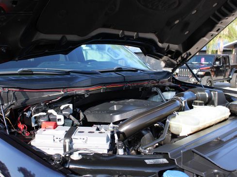 Used 2021 Ford F150 Lariat w/ Equipment Group 502A High AWD/4WD image 16