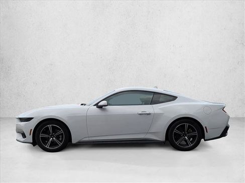 Used 2025 Ford Mustang Coupe RWD image 9