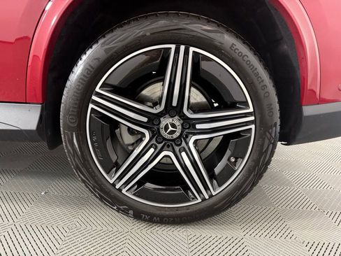 Used 2024 Mercedes-Benz GLC 300 4MATIC image 12