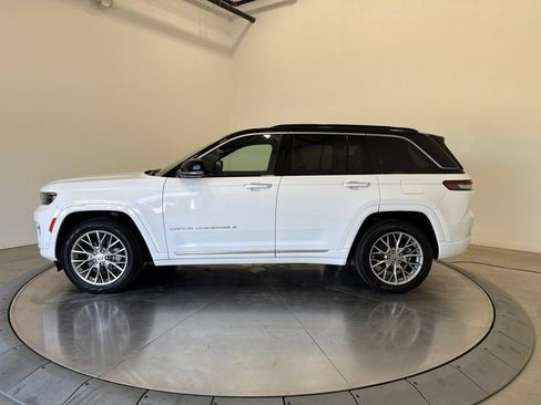 Used 2025 Jeep Grand Cherokee Summit AWD/4WD image 4