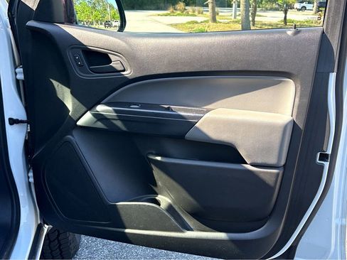 Used 2017 GMC Canyon W/T w/ Convenience Package RWD image 9