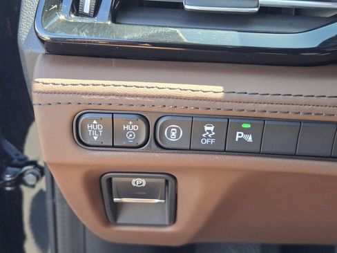 Used 2023 Acura MDX SH-AWD w/ Advance Package image 25