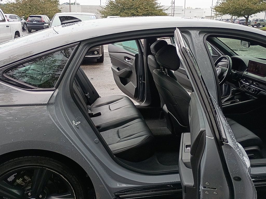 Used 2023 Honda Accord Sport image 15