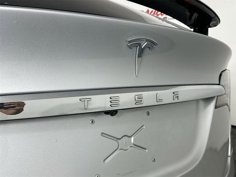 Used 2017 Tesla Model X 75D image 37