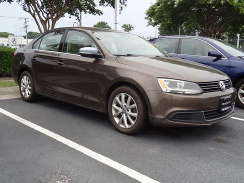 Used 2014 Volkswagen Jetta SE FWD image 3