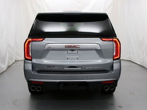 Used 2023 GMC Yukon XL Denali image 6