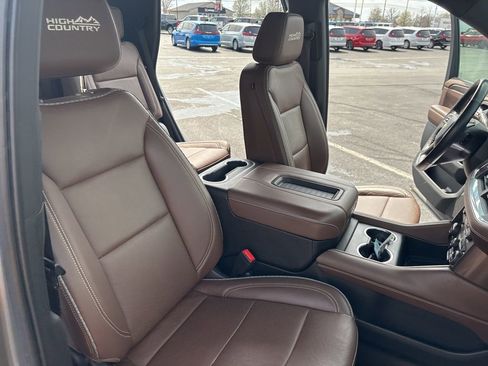 Used 2022 Chevrolet Tahoe High Country AWD/4WD image 38
