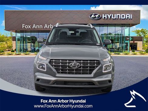 New 2025 Hyundai Venue Limited image 8