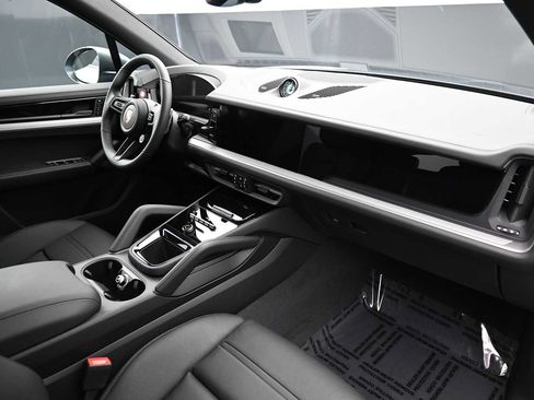 New 2026 Porsche Cayenne S AWD/4WD image 23