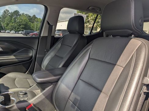 Used 2024 GMC Terrain SLT FWD image 14