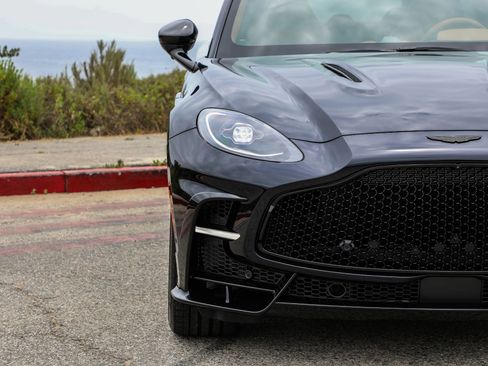 Used 2022 Aston Martin DBX AWD/4WD image 50