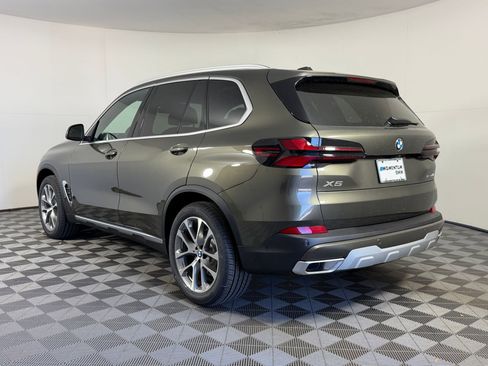 Used 2026 BMW X5 xDrive40i w/ Climate Comfort Package image 3