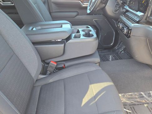 Used 2024 Chevrolet Silverado 1500 LT image 6