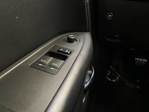 Used 2013 Dodge Challenger R/T image 35