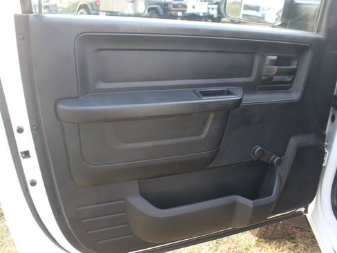 Used 2014 RAM 5500 Tradesman w/ Chrome Appearance Group AWD/4WD image 12