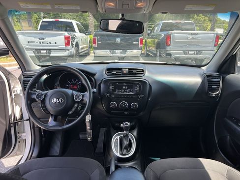 Used 2017 Kia Soul FWD image 31
