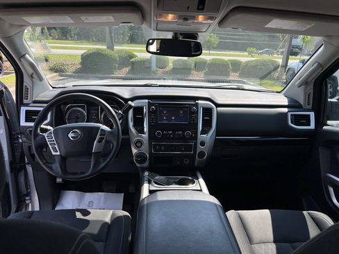Used 2018 Nissan Titan SV w/ SV Convenience Package AWD/4WD image 31