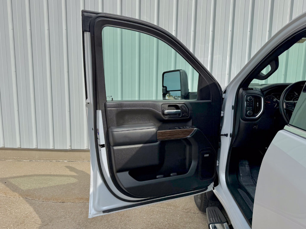 Used 2023 Chevrolet Silverado 2500 High Country AWD/4WD image 15