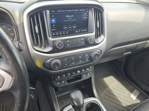 Used 2022 Chevrolet Colorado ZR2 AWD/4WD image 32