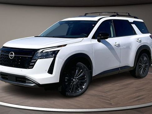 New 2026 Nissan Pathfinder SL image 1