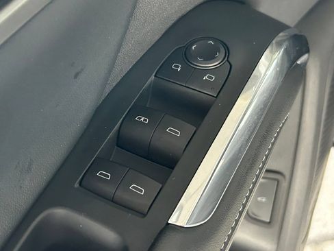 Used 2026 Chevrolet Traverse LT w/ Midnight/Sport Edition FWD image 19