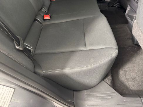 Used 2023 Nissan Rogue S image 28