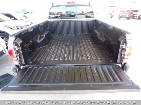 Used 2005 Toyota Tacoma PreRunner RWD image 9