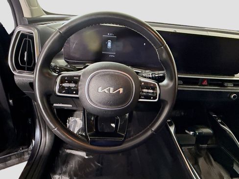 Used 2024 Kia Sorento S image 13