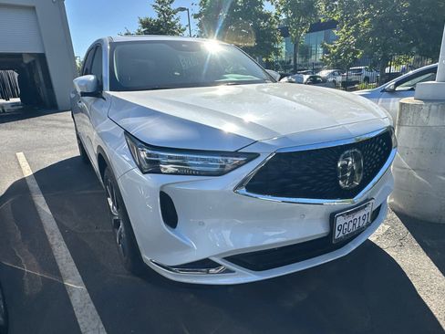 Used 2023 Acura MDX SH-AWD w/ Technology Package image 2