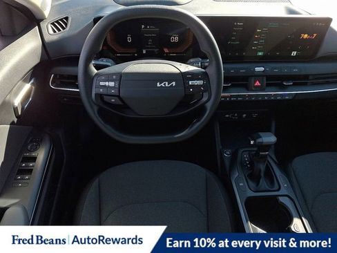 New 2025 Kia K4 LXS image 7