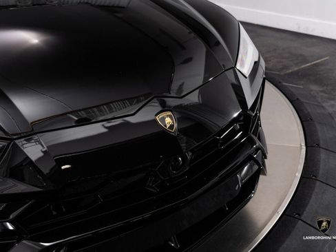 Used 2019 Lamborghini Urus image 3