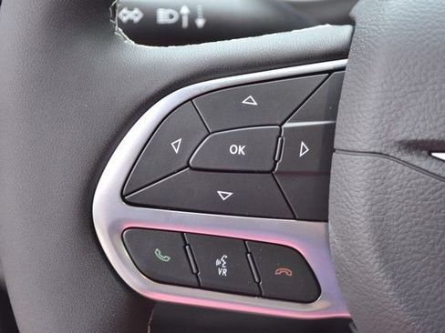 New 2027 Chrysler Pacifica Select AWD/4WD image 16