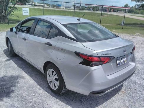 Used 2025 Nissan Versa S FWD image 2