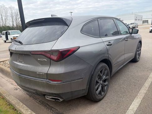 Used 2023 Acura MDX A-Spec image 9