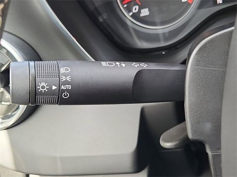 Used 2020 Chevrolet Camaro LT image 17