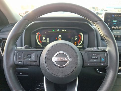 Used 2024 Nissan Rogue SL w/ SL Premium Package image 21