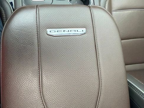 Used 2025 GMC Sierra 2500 Denali w/ Denali Reserve Package AWD/4WD image 35