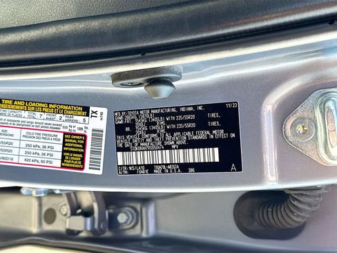 Used 2024 Toyota Highlander Platinum image 35