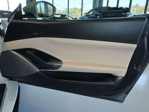 Used 2020 Ferrari Portofino RWD image 33