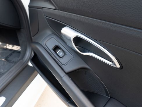 Used 2024 Porsche 718 Boxster S RWD image 18