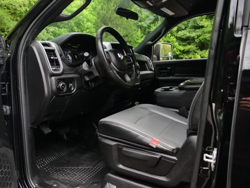 Used 2024 RAM 2500 Tradesman AWD/4WD image 17