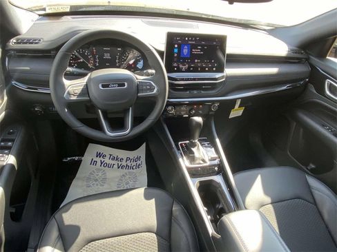 New 2026 Jeep Compass Latitude image 41