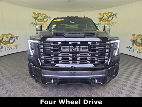 Used 2025 GMC Sierra 2500 Denali Ultimate w/ Max Trailering Package AWD/4WD image 3