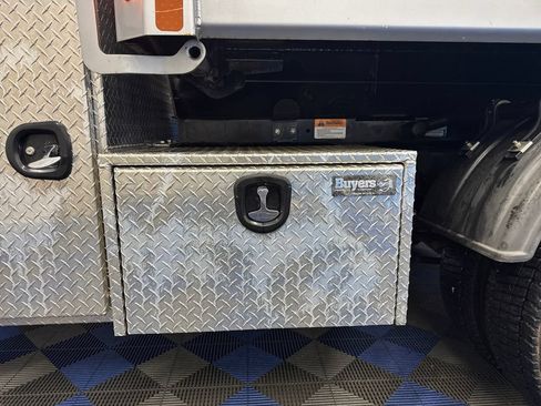Certified 2023 Ford F550 4x4 Regular Cab Super Duty image 35