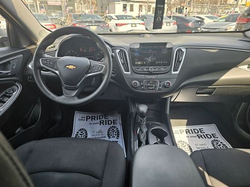 Used 2023 Chevrolet Malibu LS FWD image 12