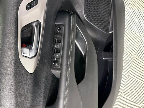 Used 2020 Chrysler Pacifica Touring-L AWD/4WD image 10