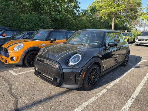 Used 2023 MINI Cooper S FWD image 1
