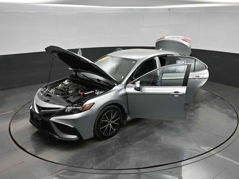 Used 2024 Toyota Camry SE FWD image 41