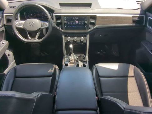 Certified 2022 Volkswagen Atlas SE FWD image 14